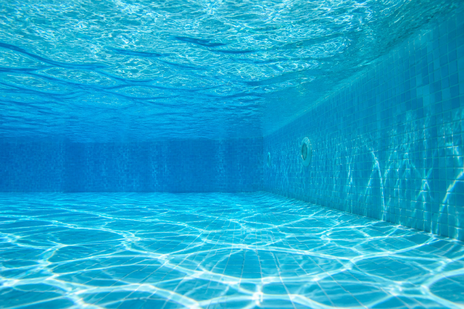Performance de filtration : pourquoi le verre est plus efficace que le sable