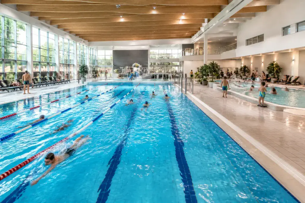 Complexe aquatique moderne et familial