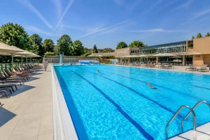 Piscine des Amiraux : infos pratiques, tarifs et histoire