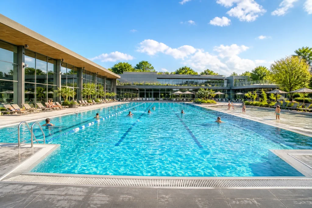 Piscine des blagis journee ensoleillee et baignade