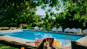 Hivernage piscine : actif ou passif, le thermomètre décide